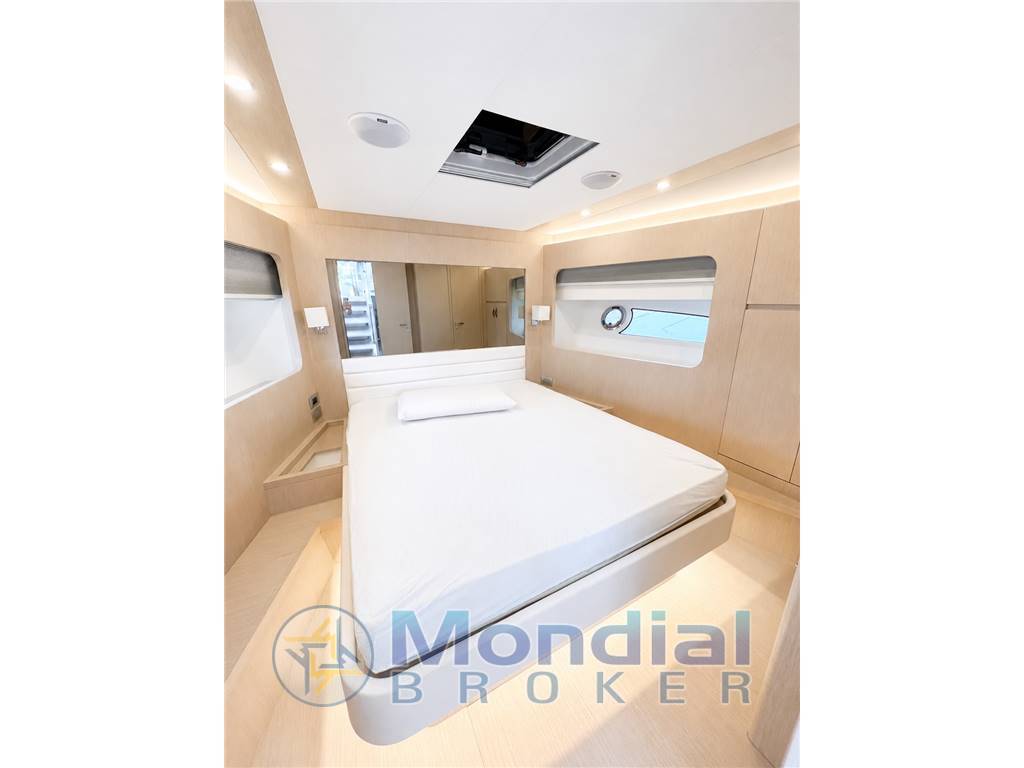 Solaris Power 57 Lobster Fly