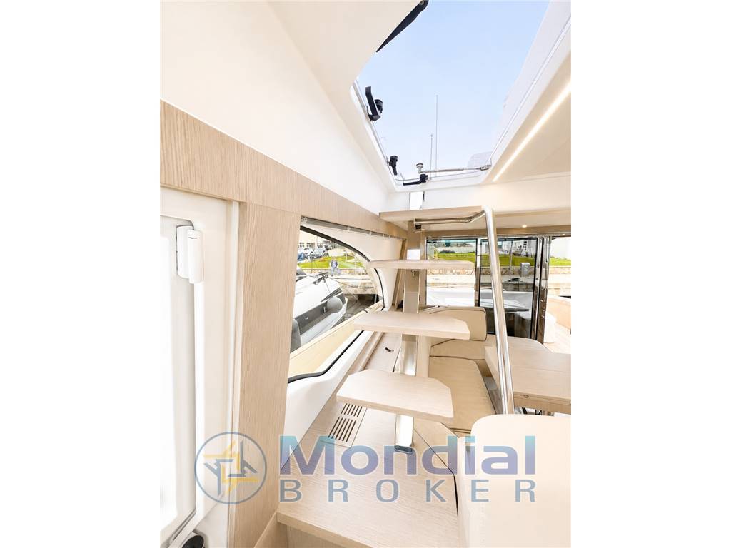 Solaris Power 57 Lobster Fly