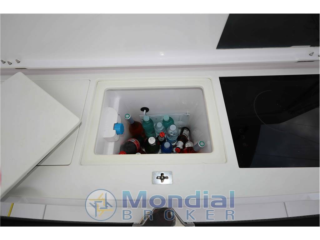 Axopar 37 Sun Top Brabus