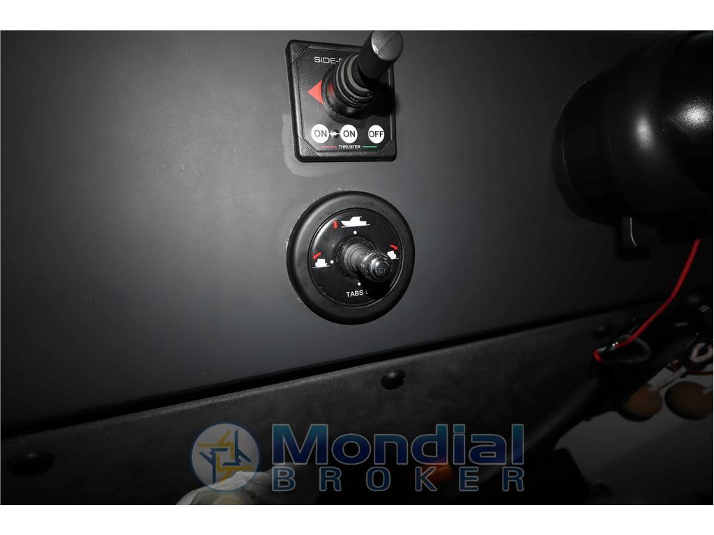 Axopar 37 Sun Top Brabus