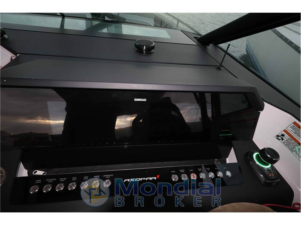 Axopar 37 Sun Top Brabus