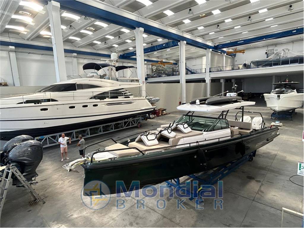 Axopar 37 Sun Top Brabus