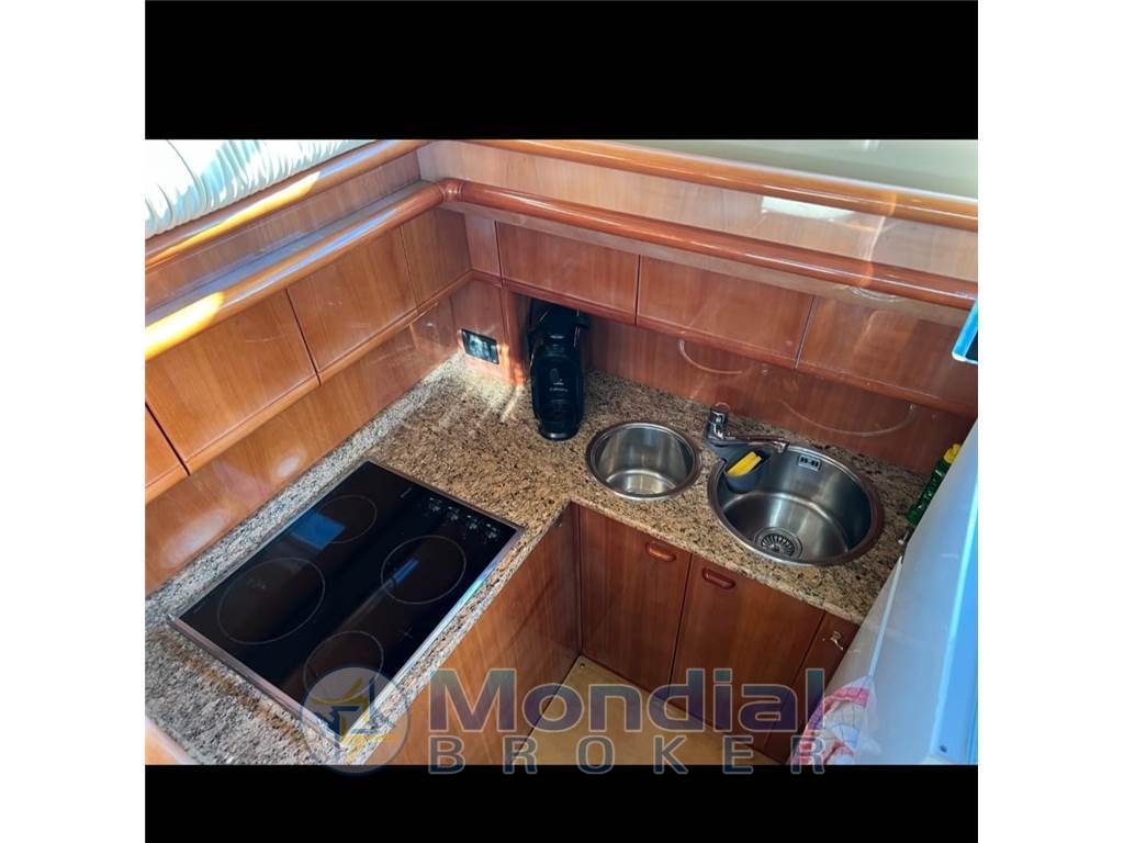 FERRETTI 480 FLY