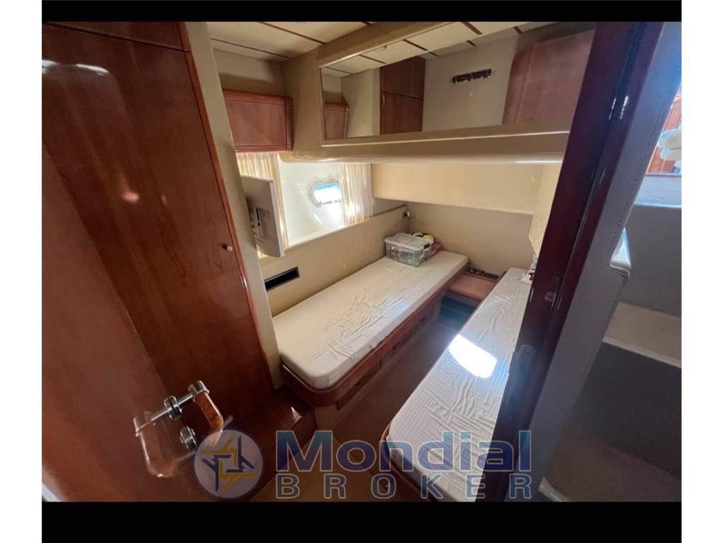 FERRETTI 480 FLY