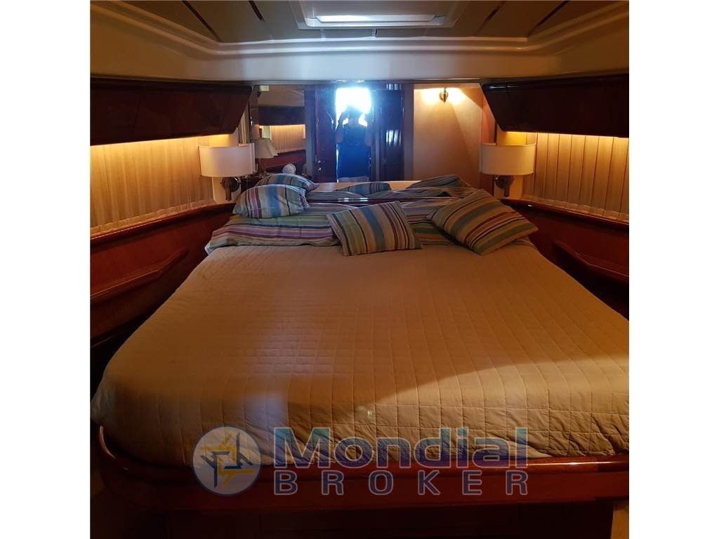 FERRETTI 55 FLY