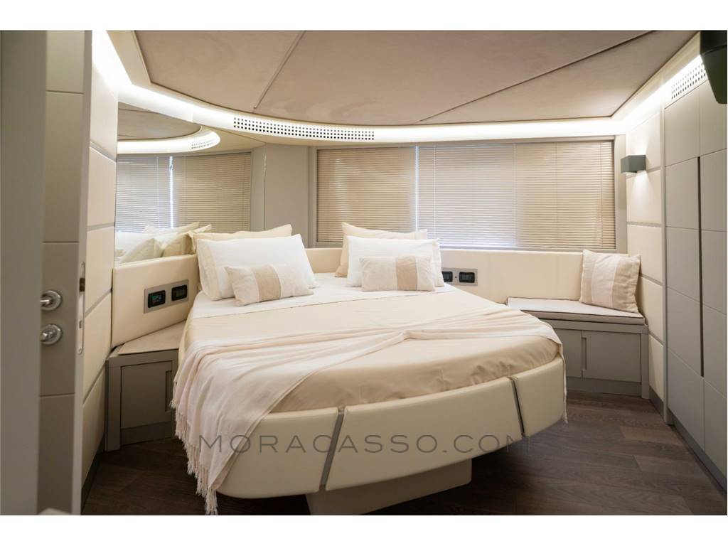 PERSHING 62