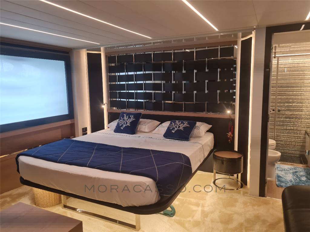PERSHING 70