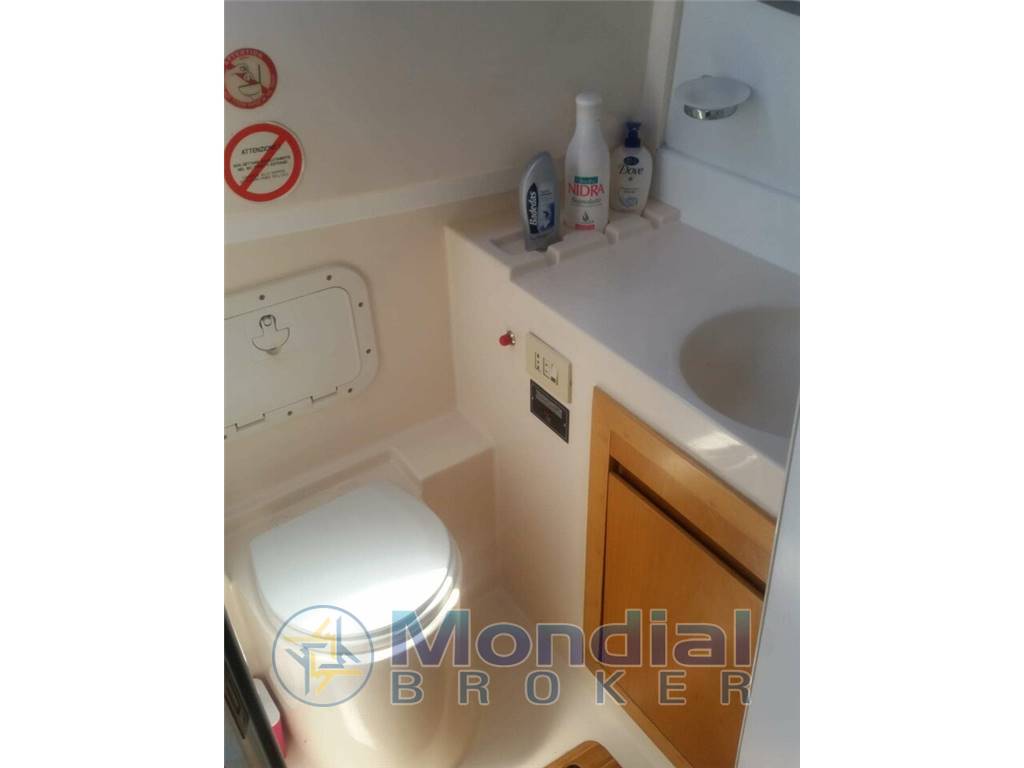 CANTIERI NAVALI DEL TIRRENO CAYMAN 30 FLY