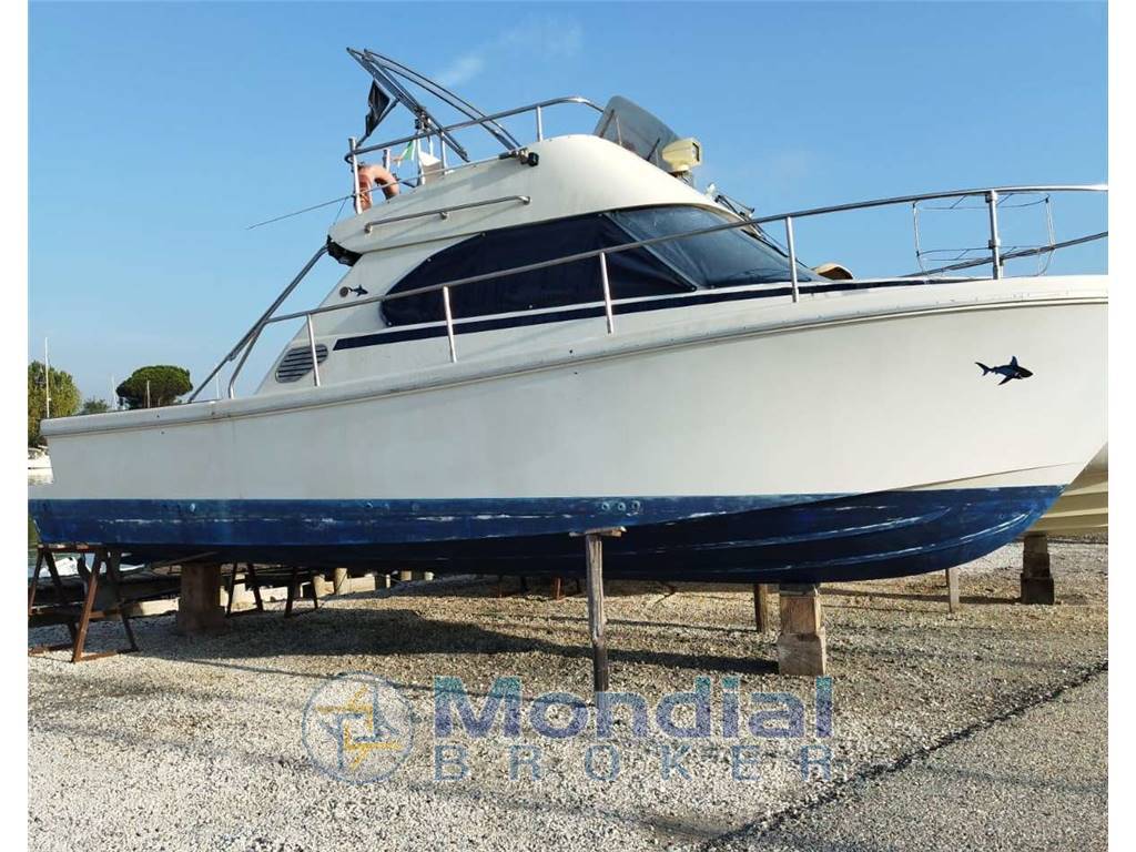 CANTIERI NAVALI DEL TIRRENO CAYMAN 30 FLY