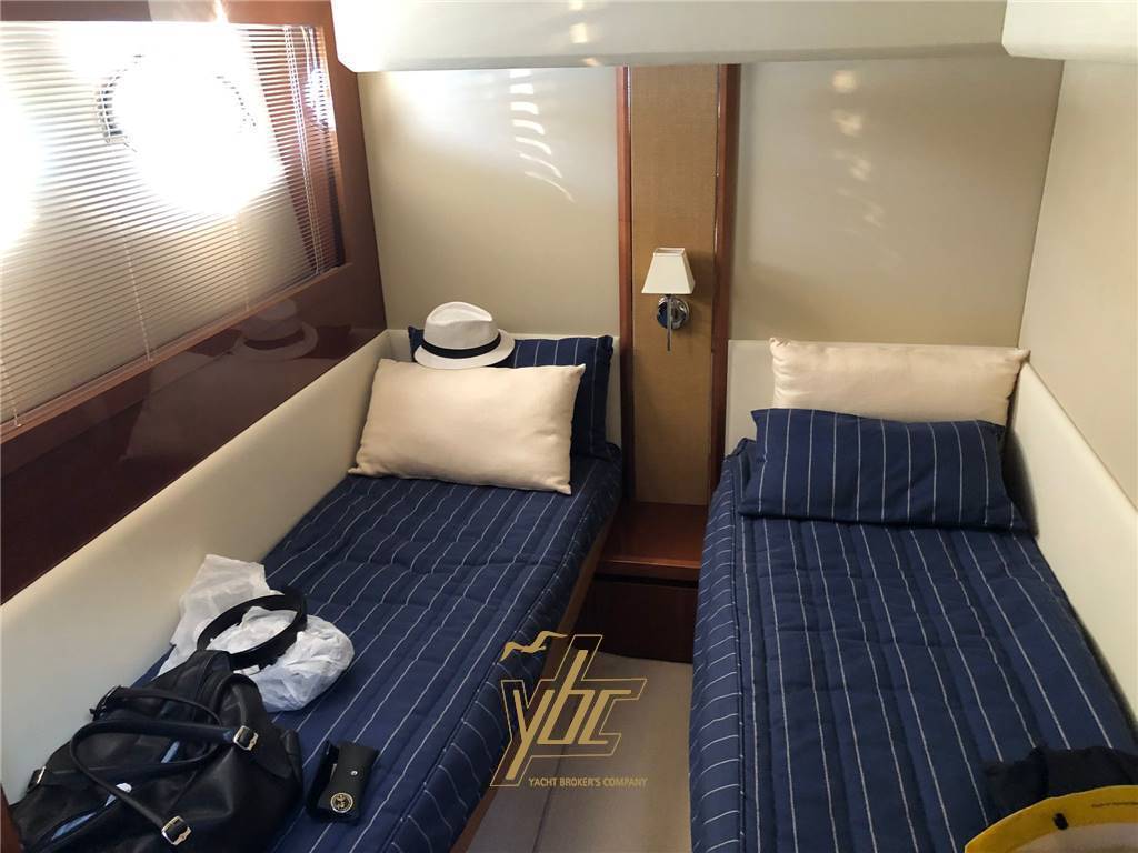 Princess Yachts V53