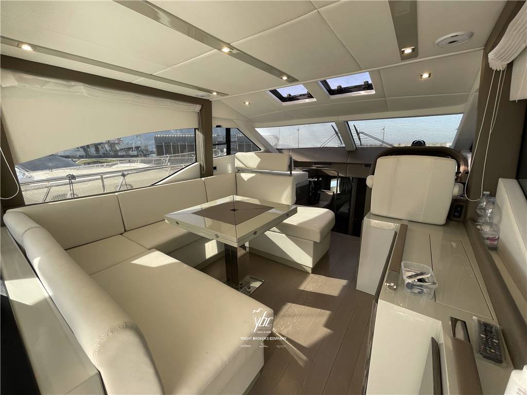 Austin Parker 48 Sundeck