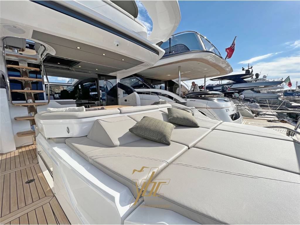 Princess Yachts S62