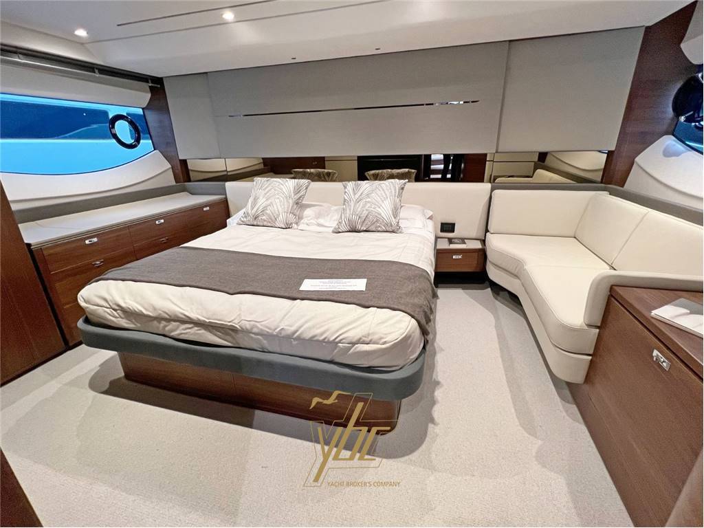 Princess Yachts S62