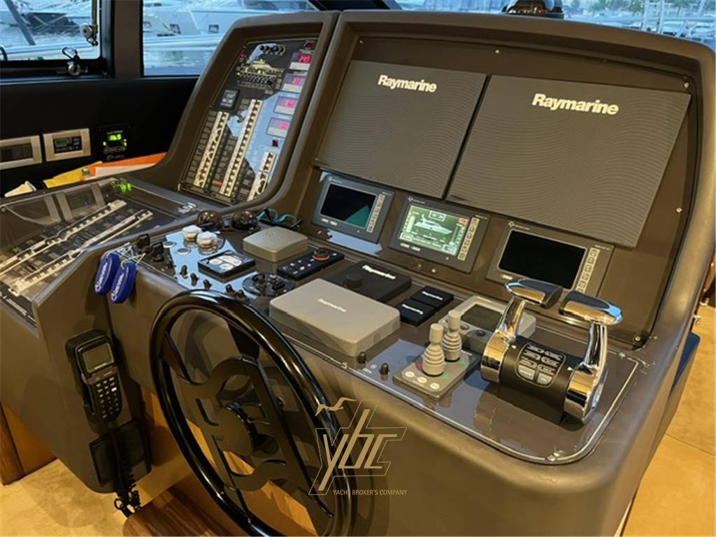 Ferretti Yachts 630