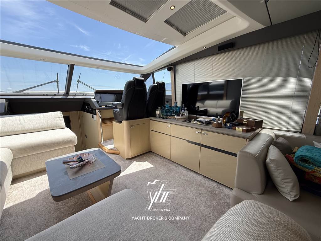 Princess Yachts V60