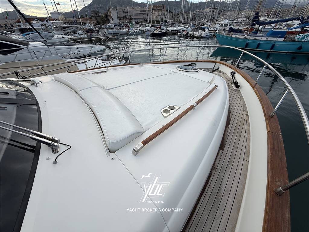 Austin Parker 48 Sundeck