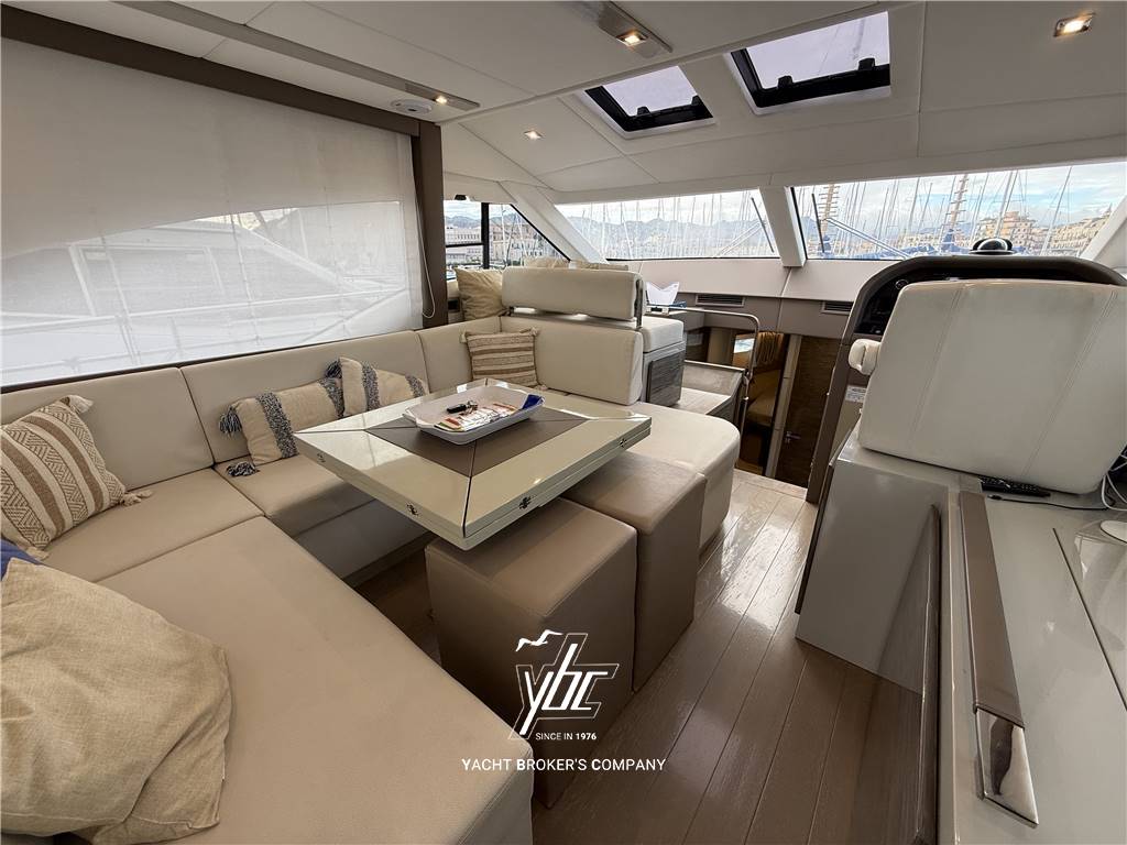 Austin Parker 48 Sundeck