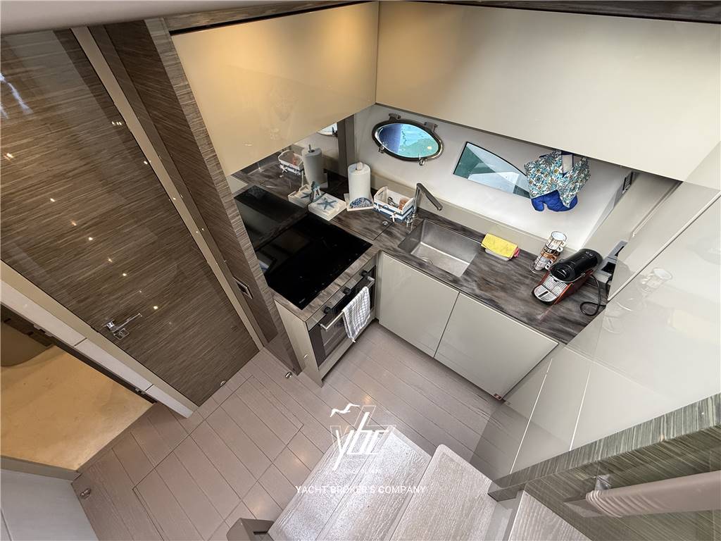 Austin Parker 48 Sundeck