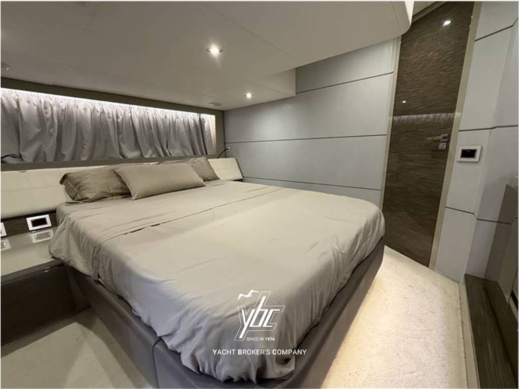 Austin Parker 48 Sundeck