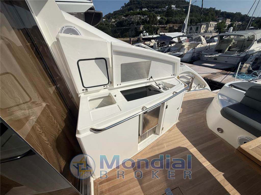 SUNSEEKER Sunseeker predator 62