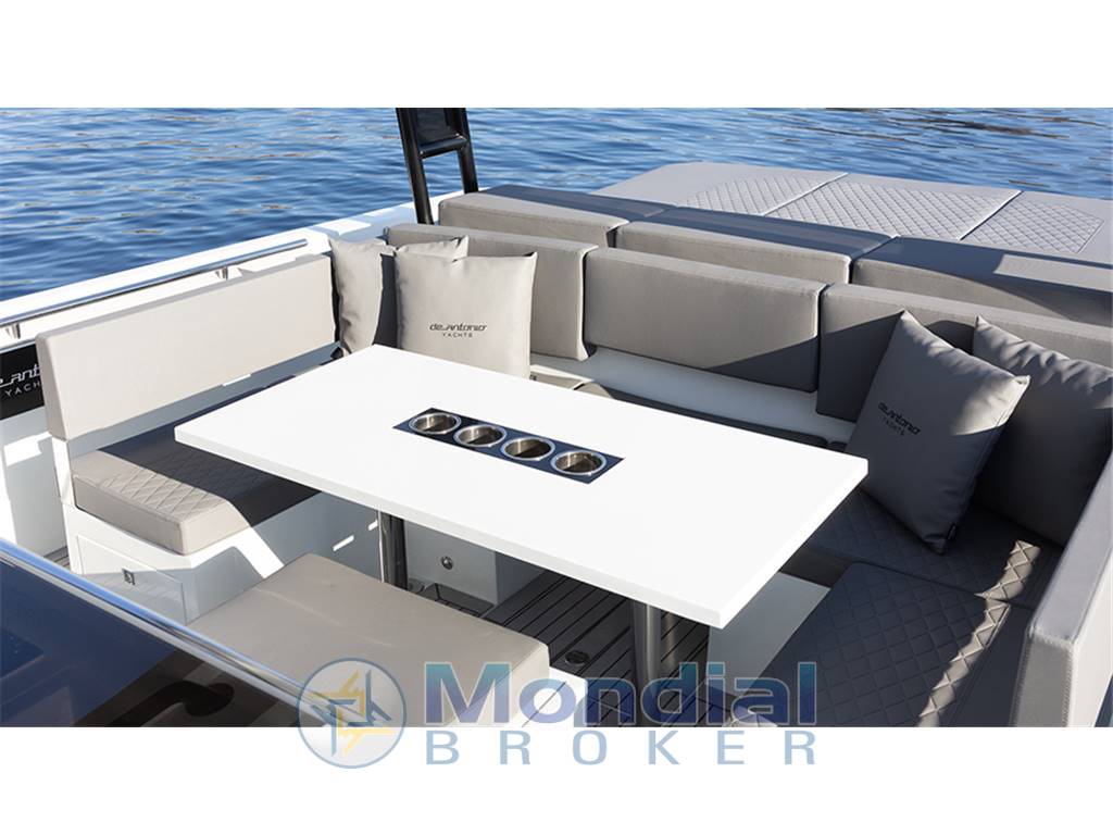 De Antonio Yachts D36