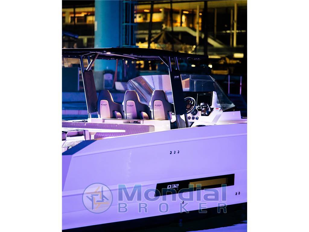 De Antonio Yachts D32