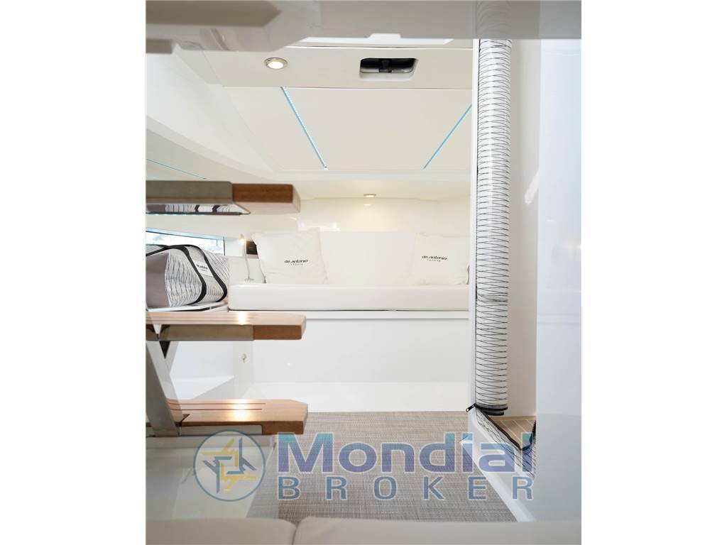 De Antonio Yachts D32