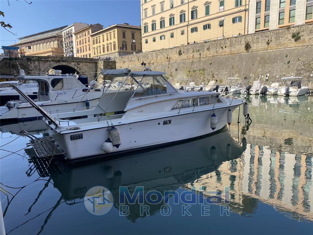 BRUNSWICH BERTRAM 28 SEDAN