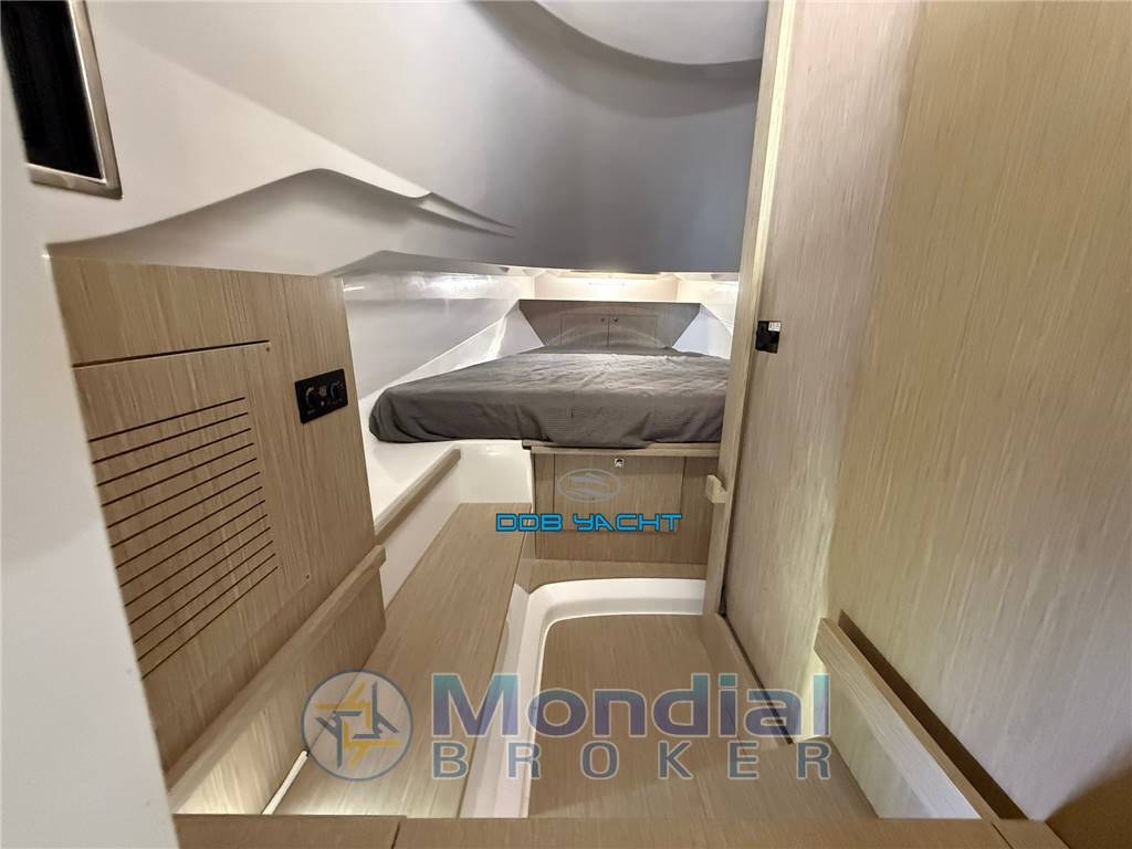 NUOVA JOLLY PRINCE 38 SPORT CABIN