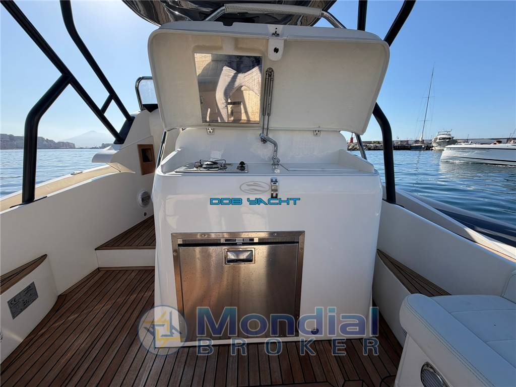 NUOVA JOLLY PRINCE 38 SPORT CABIN