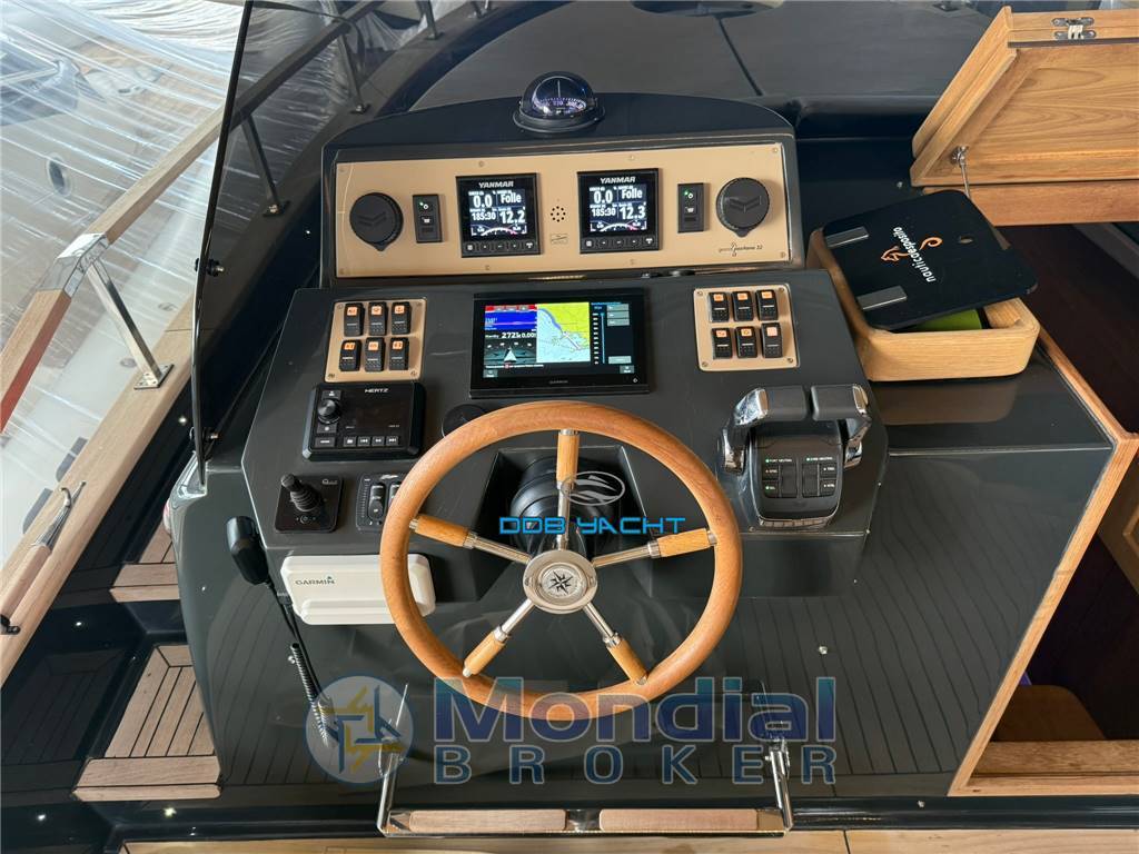 NAUTICA ESPOSITO POSITANO 32