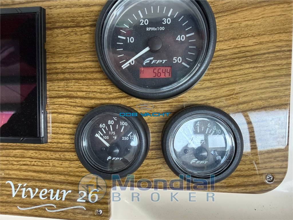 CANTIERI TIRRENIA VIVEUR 26