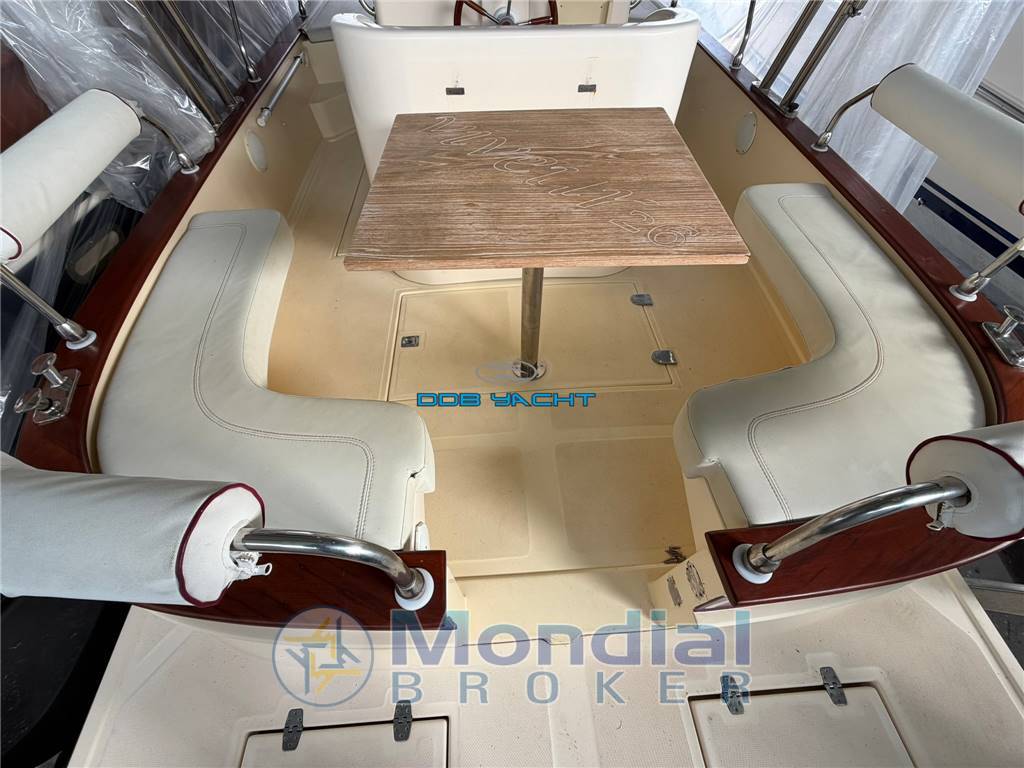 CANTIERI TIRRENIA VIVEUR 26