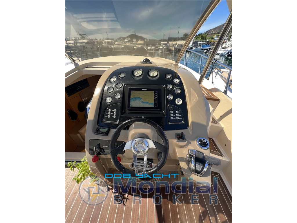 MANO' MARINE 37 GRAN SPORT