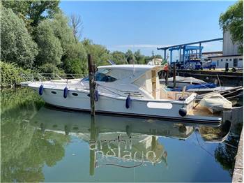 Uniesse Marine - 48' T-Top
